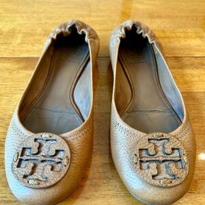Tory Burch Reva ballet flats 6.5 Pebbled Leather Tan